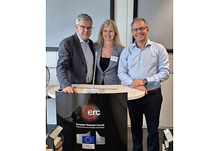 Ein internationales Forschungsteam der Universitäten Uppsala (Schweden) und Magdeburg erhält den ERC Synergy Grant des Europäischen Forschungsrats (ERC). V.l.: Prof. Magnus Essand und Prof. Anna Dimberg (Universität Uppsala) sowie Prof. Thomas Tüting (Universität Magdeburg). Fotograf: privat