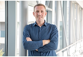 Prof. Dr. rer. nat. Dr. rer. med. Martin Fischer wurde zum  1. Oktober 2025 auf die W3-Professur für Biochemie an der Otto-von-Guericke-Universität Magdeburg berufen. Fotografin: Melitta Schubert/Universitätsmedizin Magdeburg