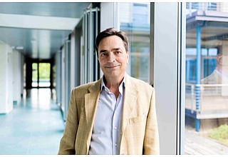 Prof. Dr. em. Bernhard A. Sabel ist Mitinitiator der Stockholmer Deklaration, ein globaler Aktionsplan zur Reformation des wissenschaftlichen Publikationswesens. Fotografin: Sarah Kossmann/Universitätsmedizin Magdeburg