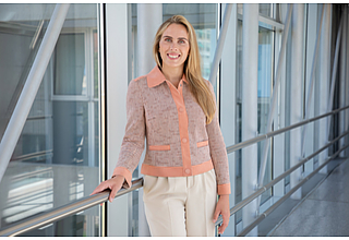 Prof. Dr. med. Lynn Jeanette Savic wurde zum 1. Juni 2026 auf die W2-Professur für Interventionelle Radiologie an die Universitätsklinik für Radiologie und Nuklearmedizin Magdeburg berufen. Fotografin: Melitta Schubert/Universitätsmedizin Magdeburg
