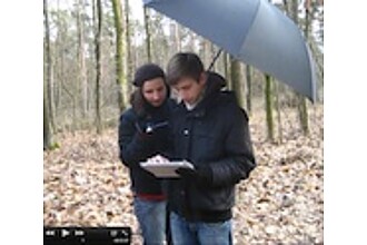 Zur Videographie im Gelände muss das iPad mit einem Schirm gegen Reflexion geschützt werden