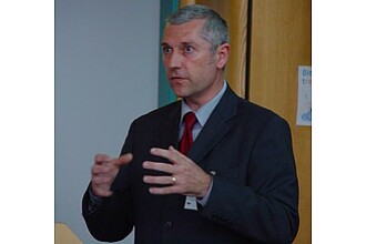 Fernlehrgangs-Koordinator Prof. Dr. Ulrich H.P. Fischer-Hirchert