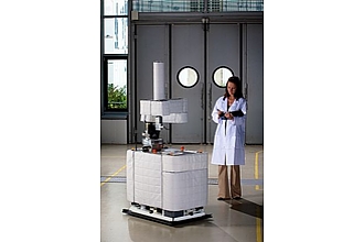 LiSA - Assistenzroboter (Foto: Bernd Liebl / Fraunhofer IFF)